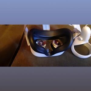 Oculus quest 2,has everything but charger
